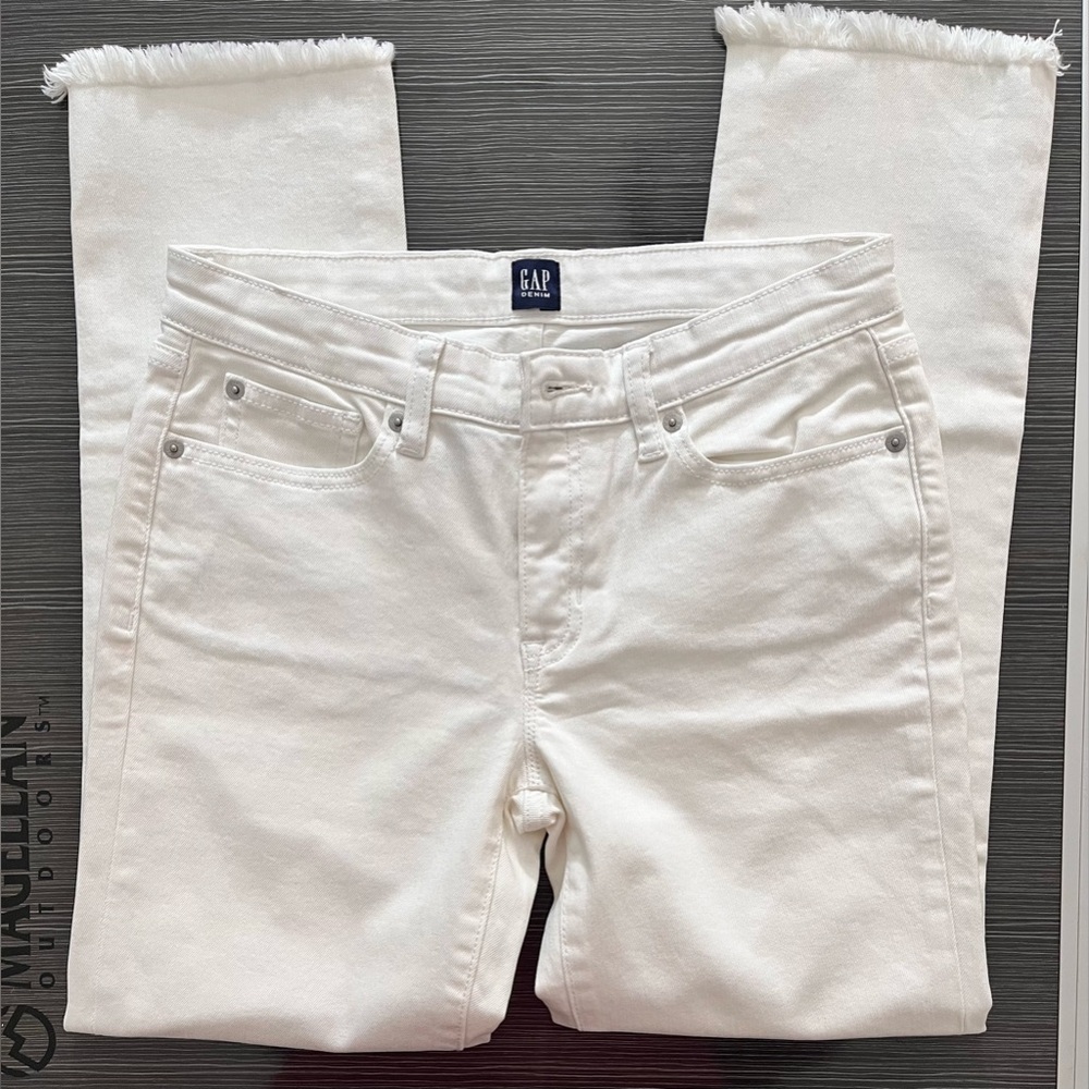 GAP White Straight Leg Cropped Raw Hem Denim Jeans Size 2 - Picture 2 of 10